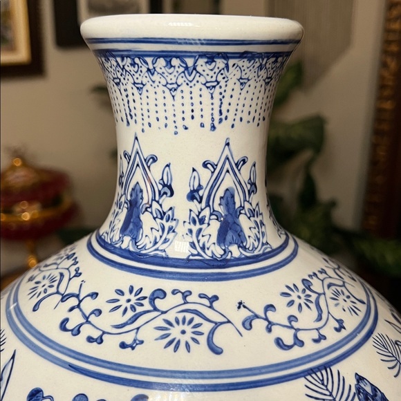 Vintage Blue and White Chinoiserie Koi Vase Blue Willow Style Hollywood Regency - Picture 3 of 8